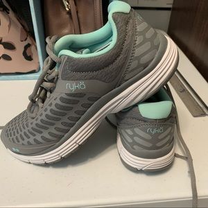 RYKA women’s sneakers in gray size 6
